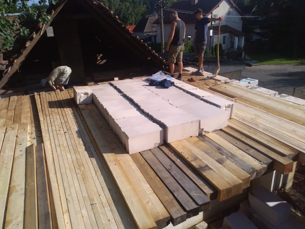 Rodinný dům Panoší Újezd – kompletní rekonstrukce - foto 84